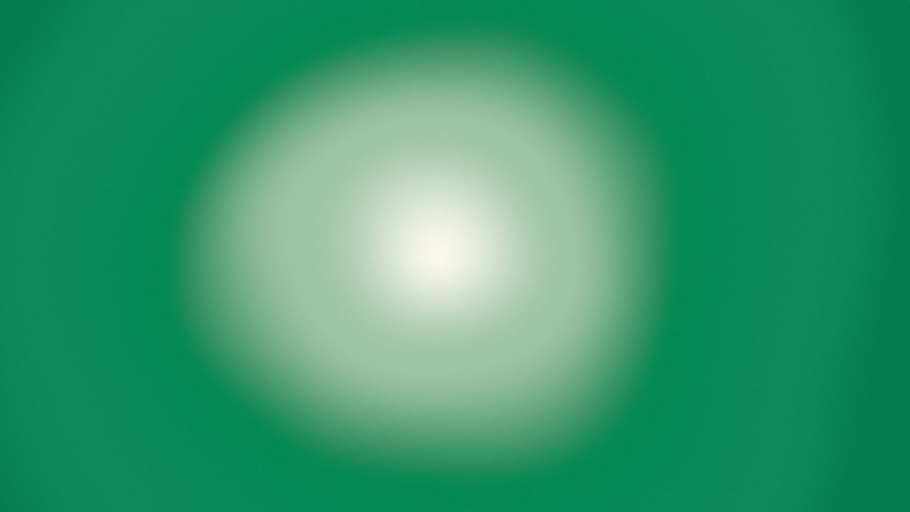 Emerald and Cream Aura Gradient desktop wallpaper in 4K