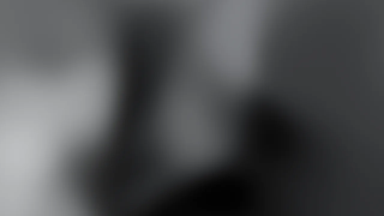 Gray and Black Mesh Gradient desktop wallpaper in 4K