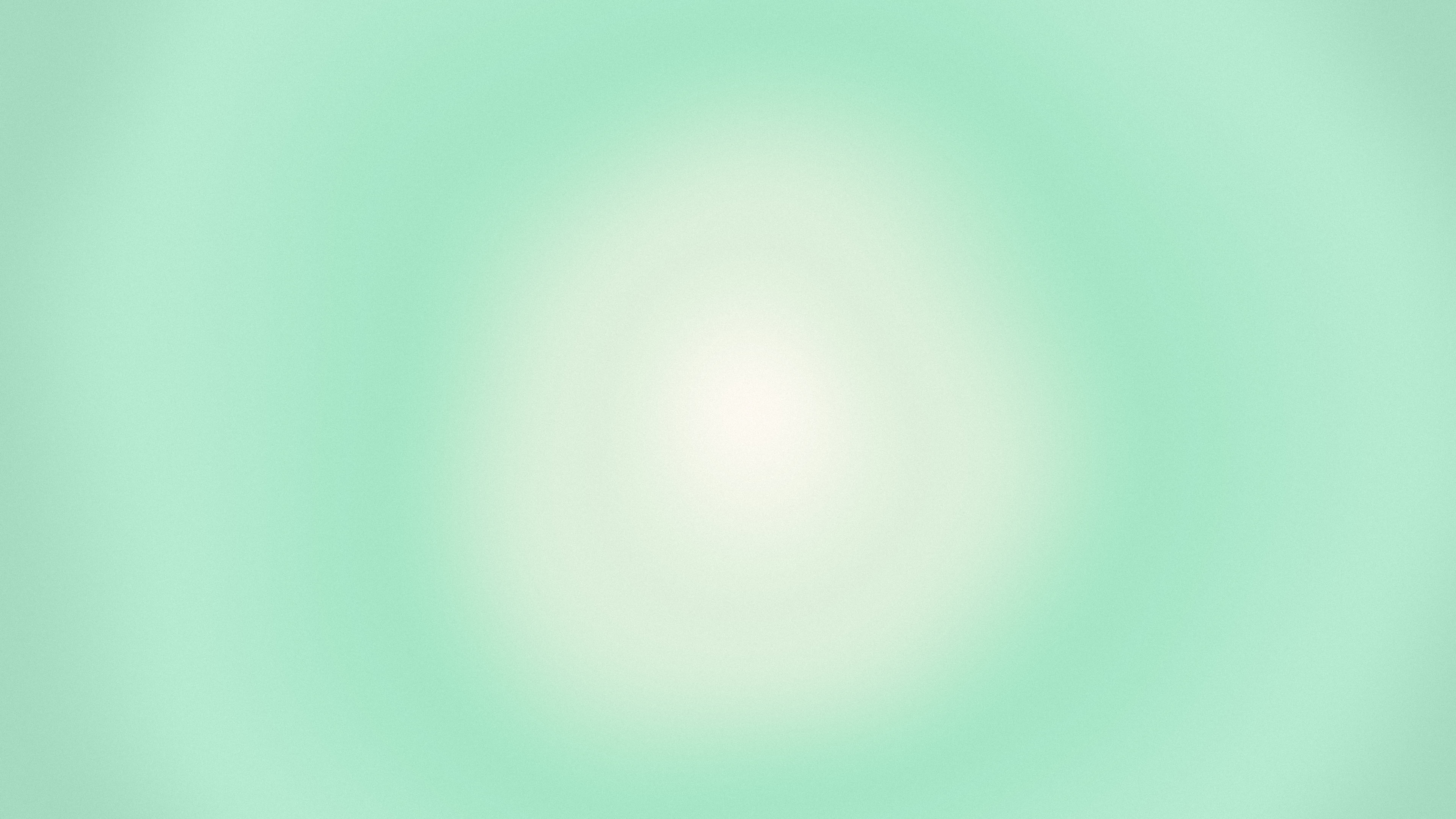 Mint and Cream Aura Gradient desktop wallpaper in 4K