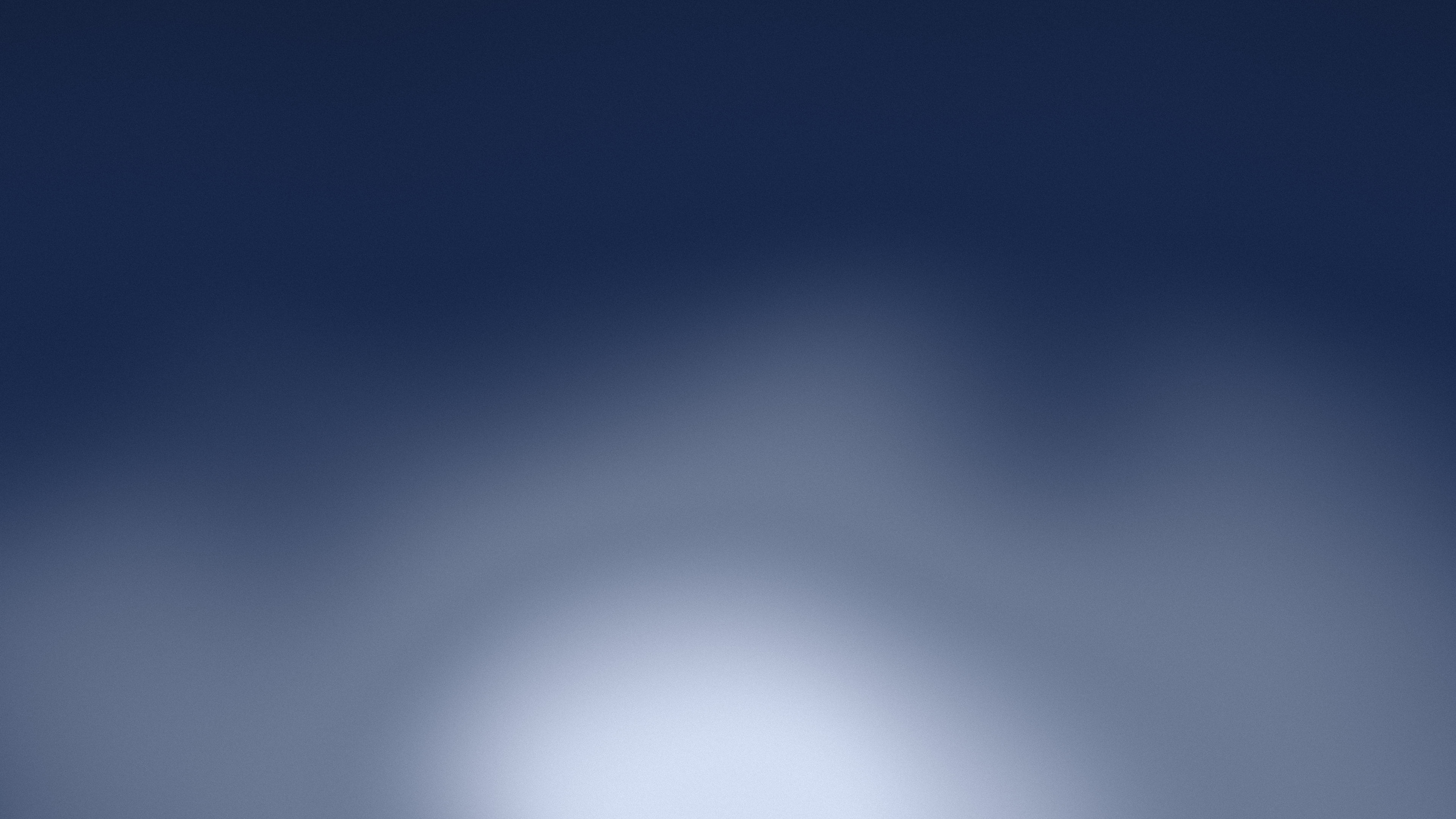 Navy and Ivory Sunrise Aura Gradient desktop wallpaper in 4K