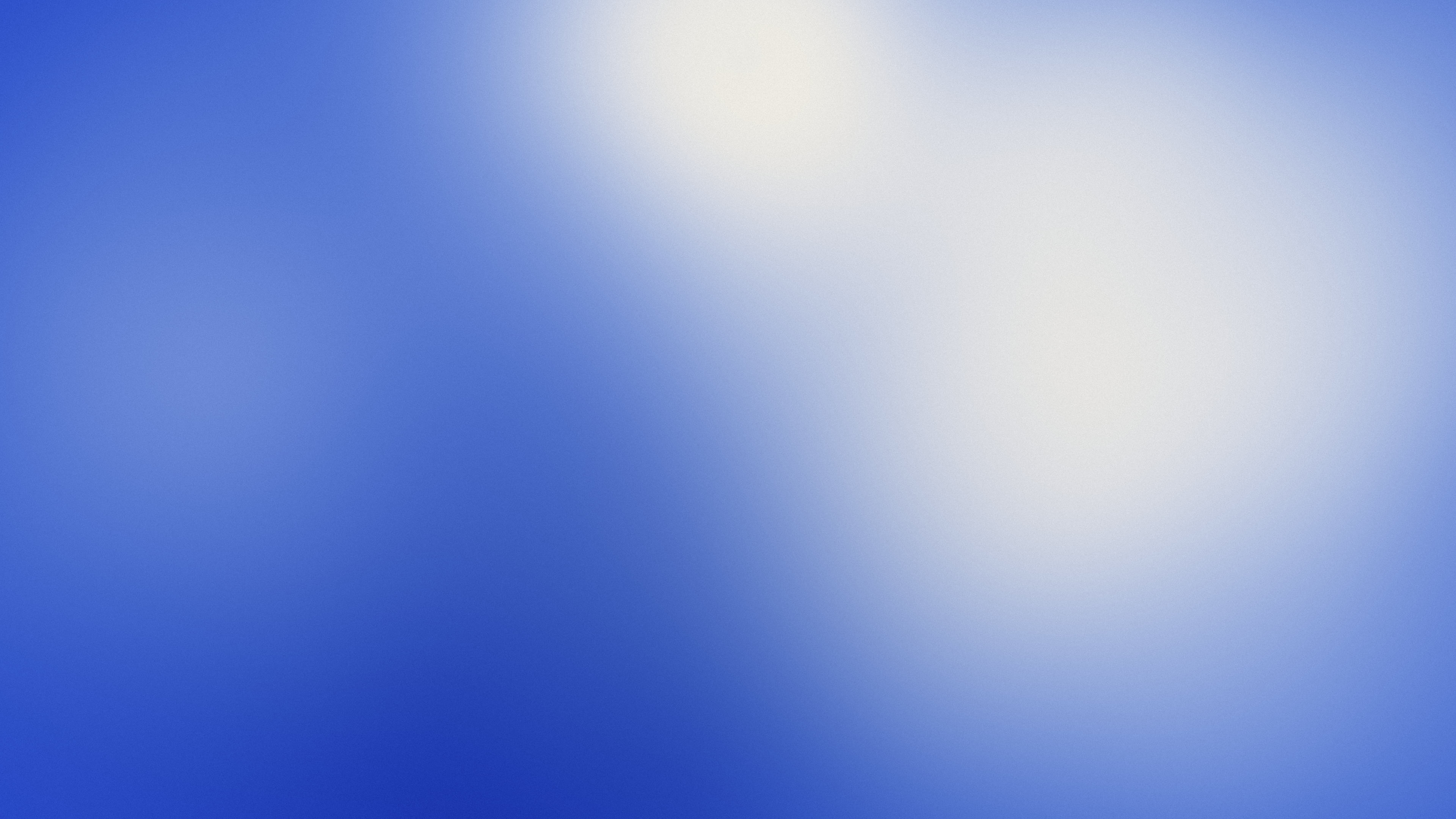 Royal Blue and Cream Dreamy Aura Gradient desktop wallpaper in 4K