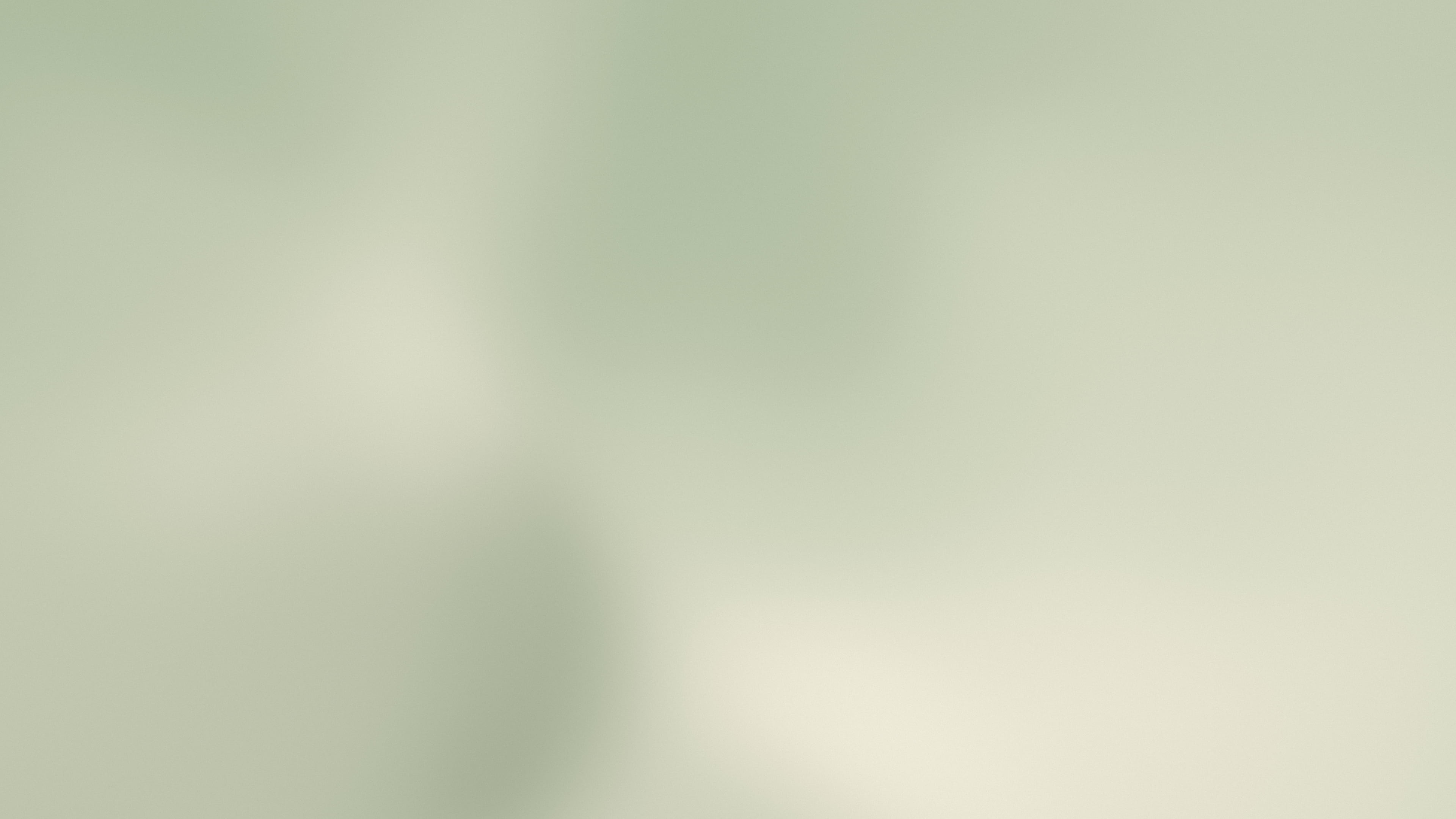 Sage Green and Cream Mesh Gradient desktop wallpaper in 4K